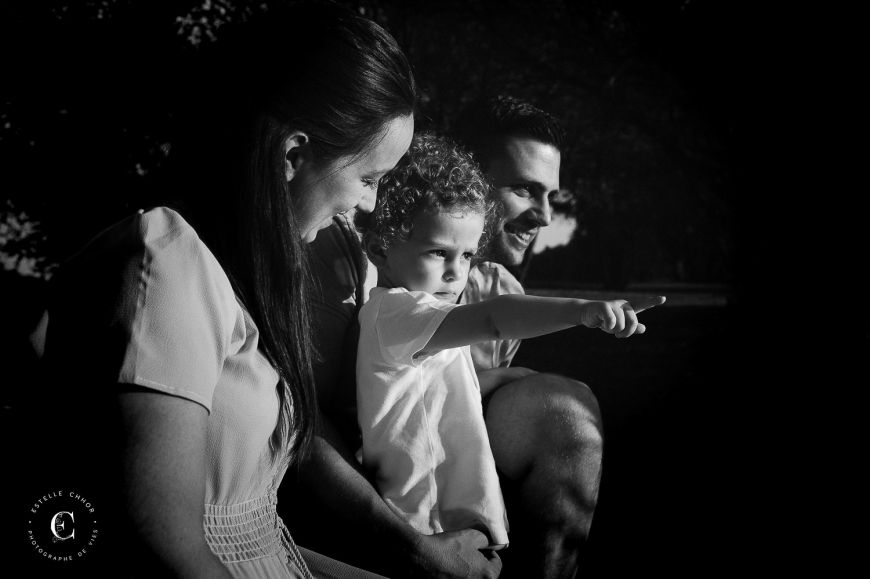shooting photo famille enfant noir et blanc