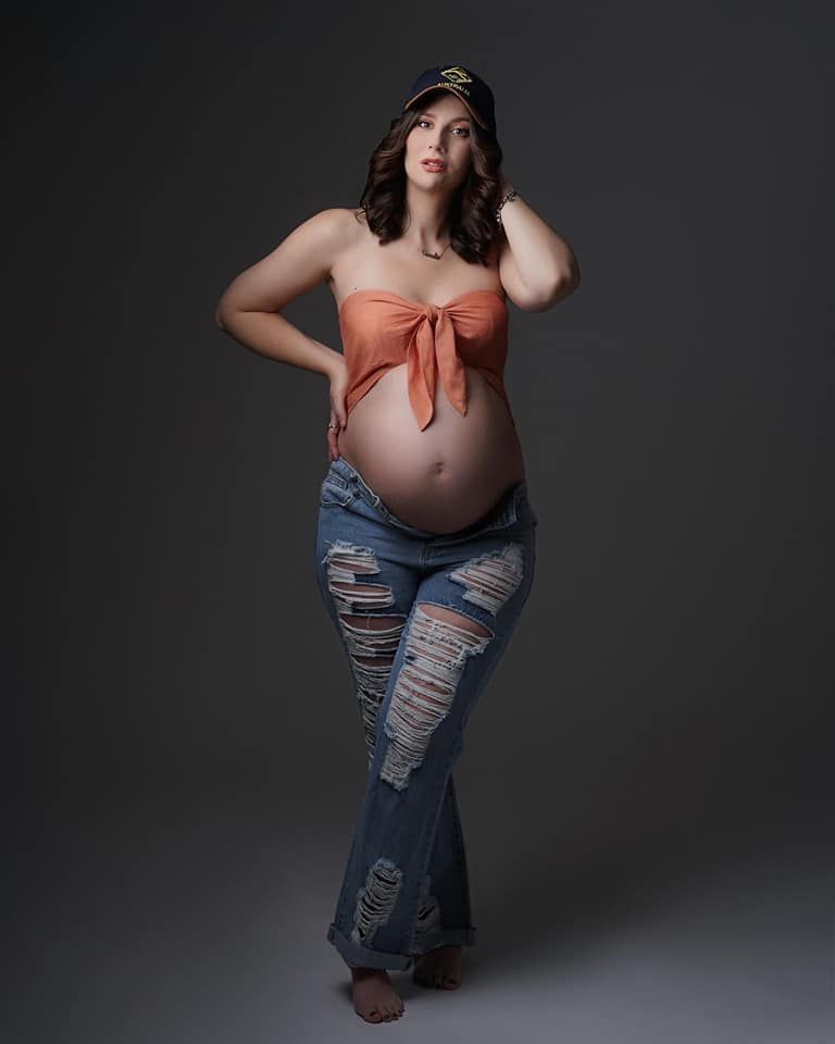 Photo-Femme-enceinte-nue-Photographe-portrait-seance-grossesse-angelique-beaussart-regard-d-auteur
