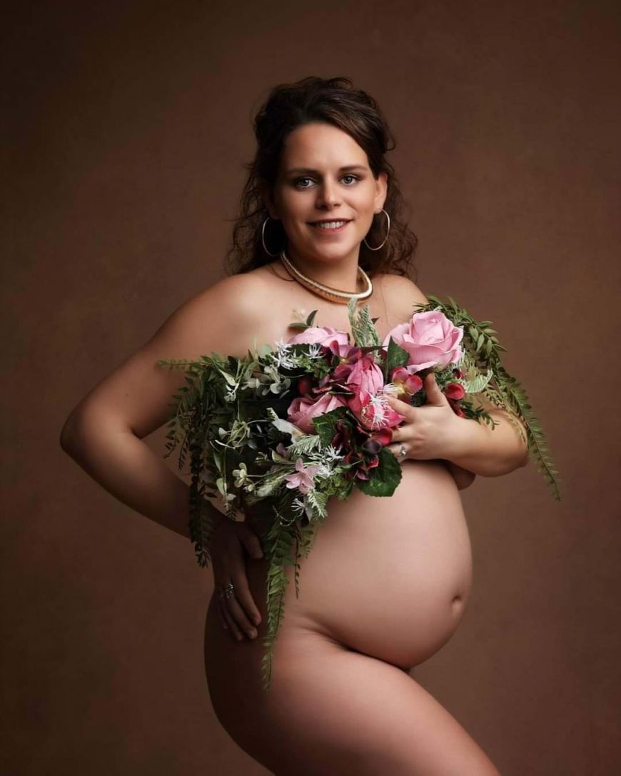 Photo-Femme-enceinte-nue-Photographe-portrait-seance-photo-grossesse-SLT-Photographie-regard-d-auteur-2