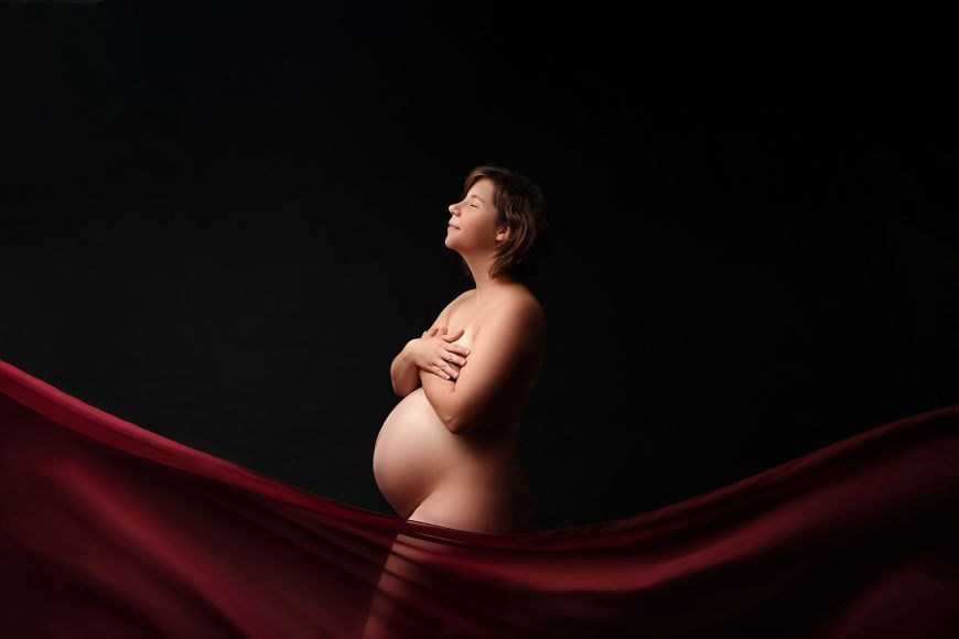 Photo-Femme-enceinte-nue-Laetitia-Bayle laetitia-bayle-photographe-annecy-naissance