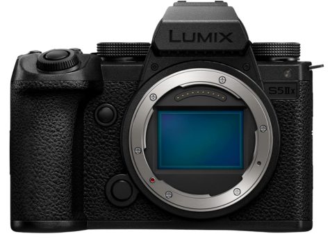 découvrez le panasonic lumix s1 ii, un appareil photo qui suscite à la fois admiration et débats dans le monde de la photographie. sa qualité d'image remarquable et ses fonctionnalités avancées en font un choix incontournable, tandis que certaines critiques mettent en lumière des points controversés. plongez dans notre analyse complète pour comprendre les atouts et les limites de ce modèle prisé.