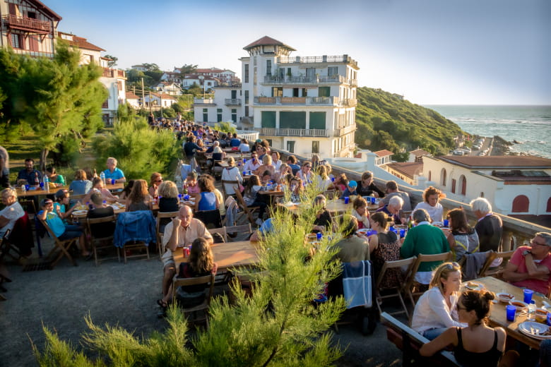 découvrez la photographie à guéthary : paysages côtiers, portraits authentiques et ambiance basque capturés par un photographe passionné. immortalisez vos souvenirs dans ce charmant village du pays basque.