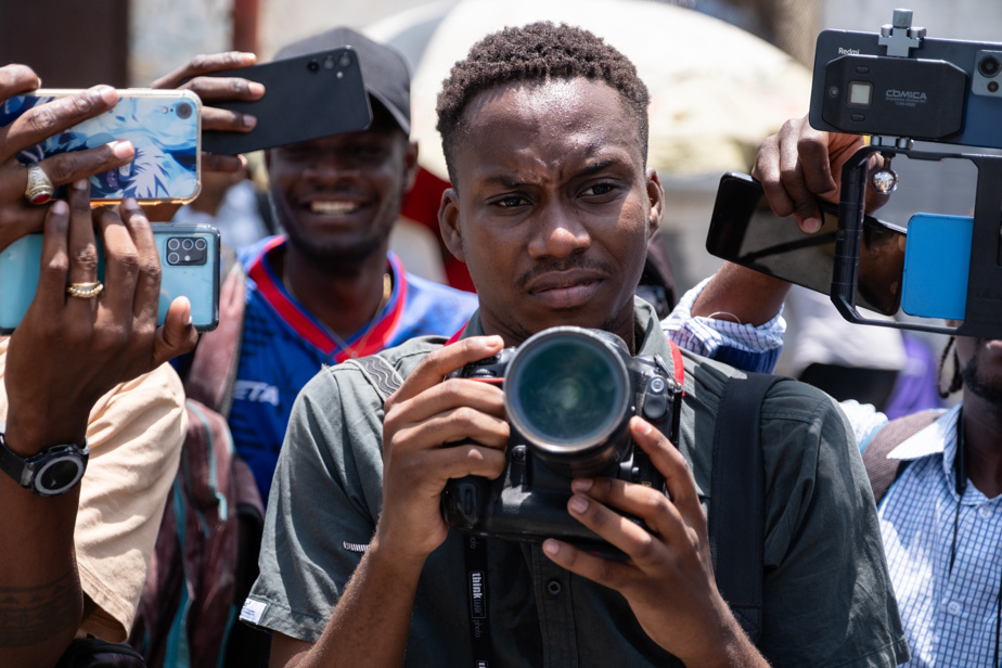 découvrez le parcours inspirant de siffroy, figure emblématique du photojournalisme haïtien, à travers ses œuvres marquantes, son engagement et son influence sur la scène médiatique d’haïti.