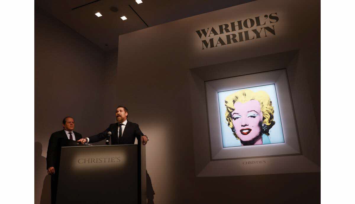 découvrez les objets emblématiques de marilyn monroe mis aux enchères : robes, photos et souvenirs rares dévoilés. plongez dans l'univers glamour de l'icône hollywoodienne à travers cette vente exceptionnelle.