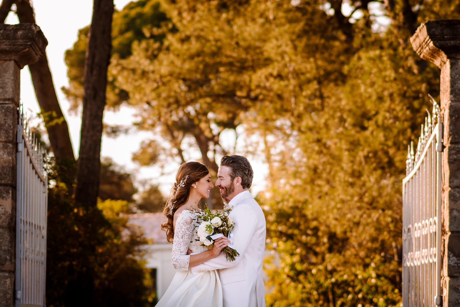 découvrez un photographe professionnel à alès pour vos portraits, événements, mariages et shootings personnalisés. des prestations sur-mesure pour des souvenirs inoubliables en cévennes.