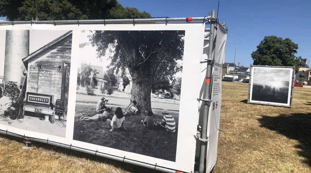découvrez notre expo photographique dédiée à l'accès à la mer : une immersion visuelle captivante qui met à l'honneur les paysages maritimes et la liberté du littoral. partez à la rencontre d'œuvres uniques invitant à l'évasion et à la réflexion.
