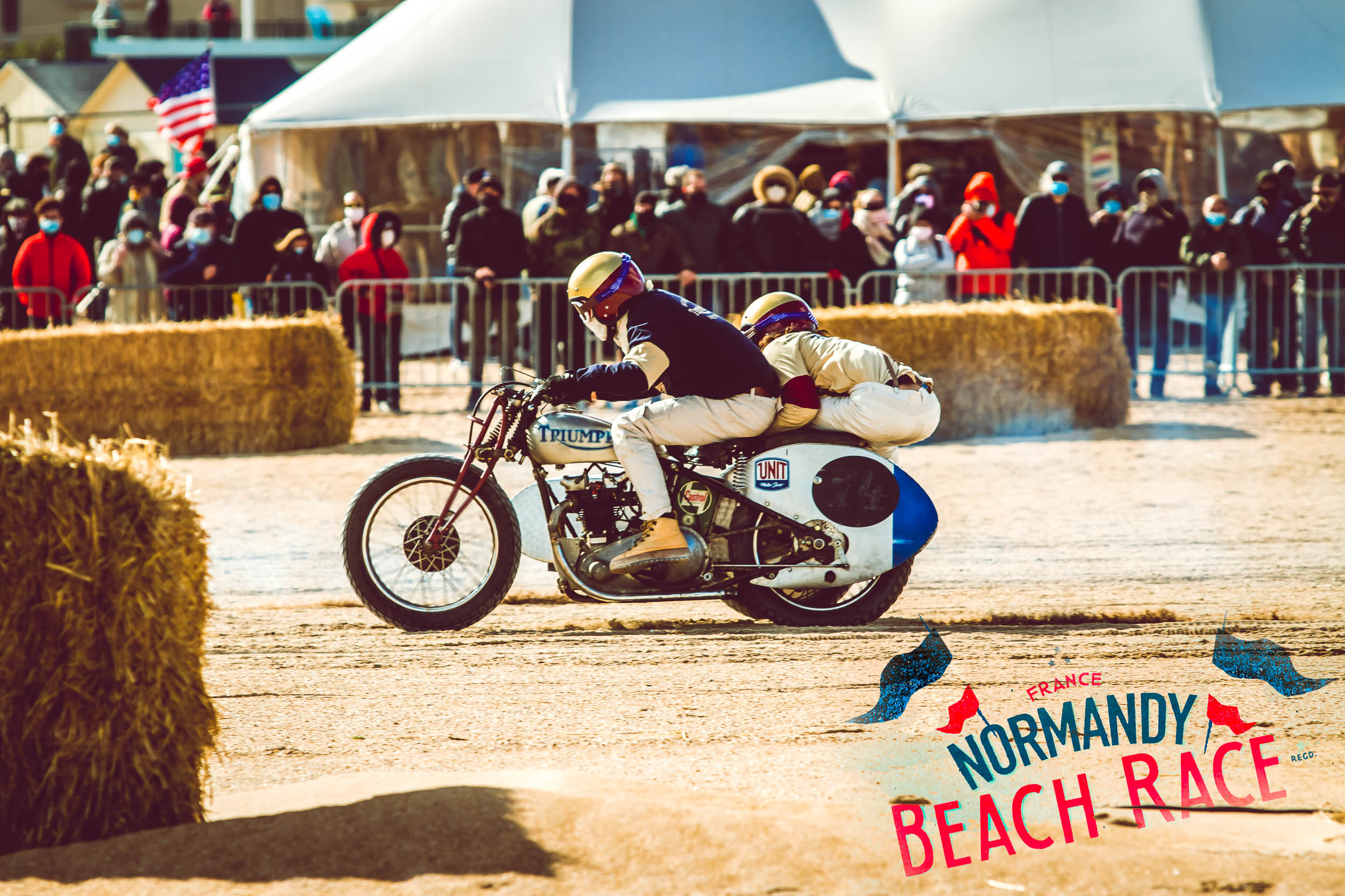 découvrez les photos primées de la normandy beach race, mettant en lumière l'ambiance unique et les moments forts de cette course automobile rétro sur les plages normandes.