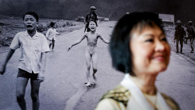 découvrez comment l'authenticité de la célèbre photo du napalm est remise en question, avec une analyse approfondie des faits et des débats entourant cette image historique.