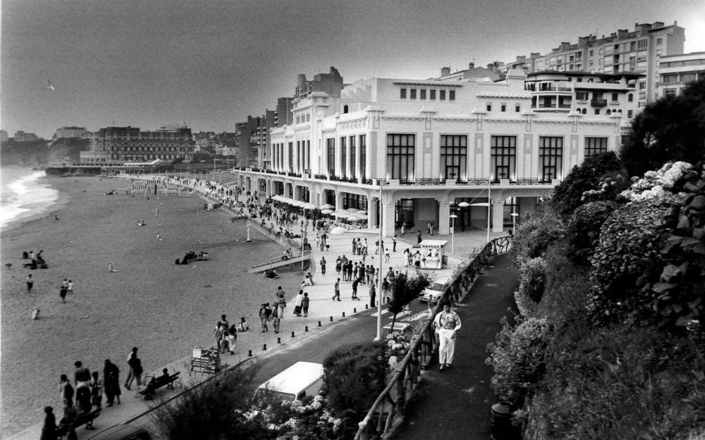 testez vos connaissances en devinant la légende de photos historiques célèbres. un défi ludique pour passionnés d'histoire et curieux.