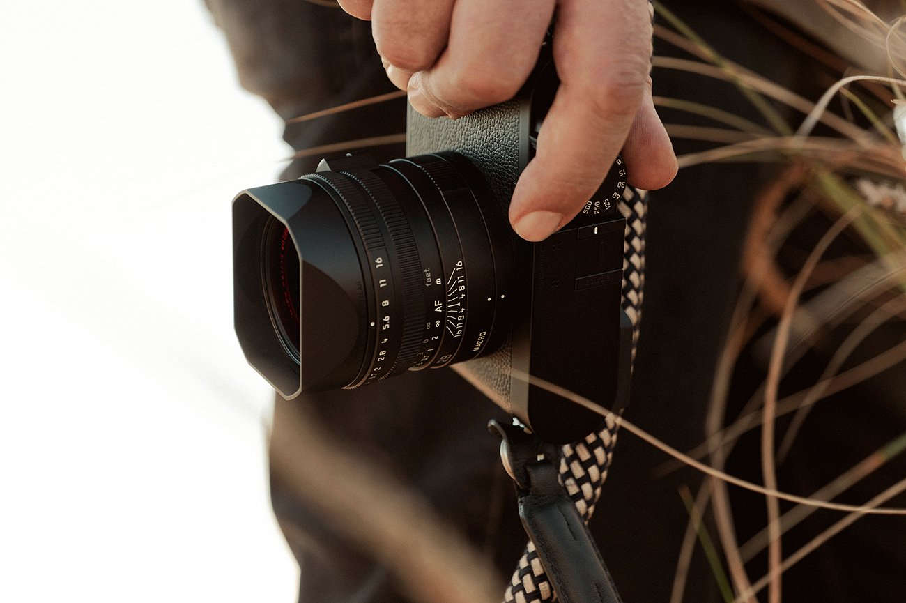 découvrez le leica q3 monochrom, un appareil photo compact dédié à la photographie noir et blanc, offrant une qualité d'image exceptionnelle et un design élégant pour les passionnés de monochrome.