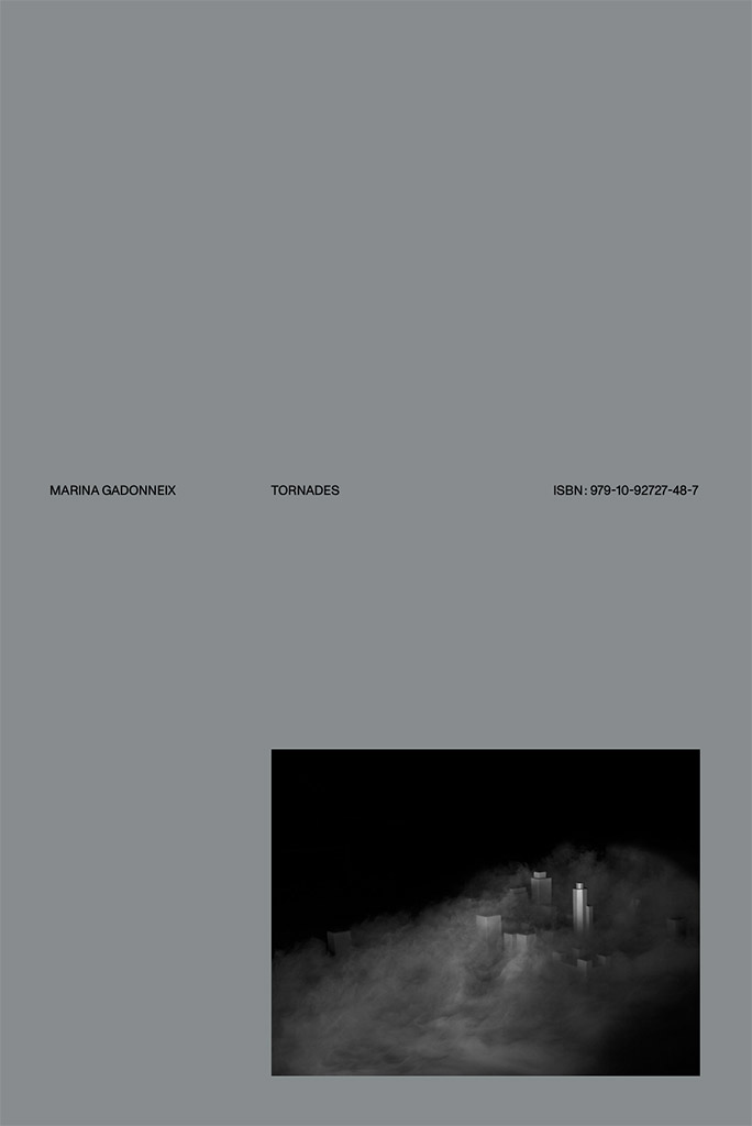 découvrez marina gadonneix, lauréate du prix duo à paris photo, et explorez son œuvre captivante dans le domaine de la photographie contemporaine.