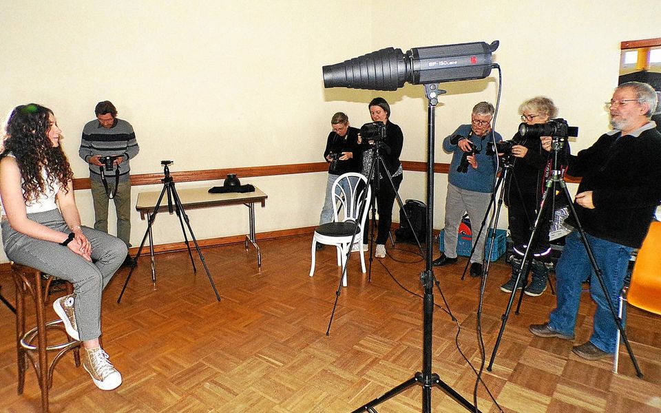 participez à notre atelier photo à gourin pour maîtriser l'art du portrait. apprenez les techniques essentielles et révélez votre créativité dans un cadre convivial.