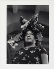 découvrez l'exposition captivante de graciela iturbide à berlin, une immersion unique dans l'œuvre de cette photographe emblématique.
