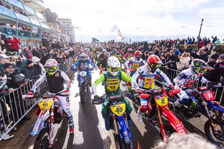 revivez les moments forts vintage de l'enduropale 2026, une course emblématique alliant passion, vitesse et émotions fortes sur les plages du pas-de-calais.