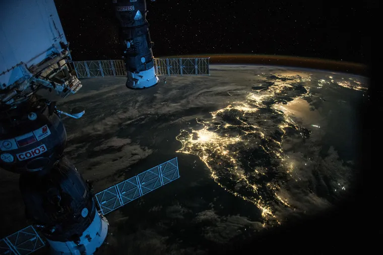 découvrez le cliché captivant d'un habitant de vence qui capture la sensation unique d'une expérience digne de la nasa.