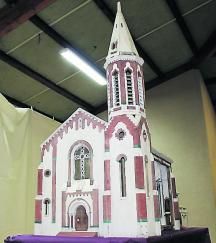 participez à un atelier photo unique au sein de l'église sainte-thérèse et explorez la beauté architecturale à travers votre objectif.