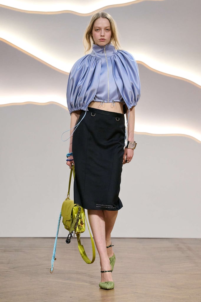 découvrez le défilé sirivannavari automne-hiver 2026-2027, une collection élégante et avant-gardiste qui allie tradition et modernité pour une mode d'exception.