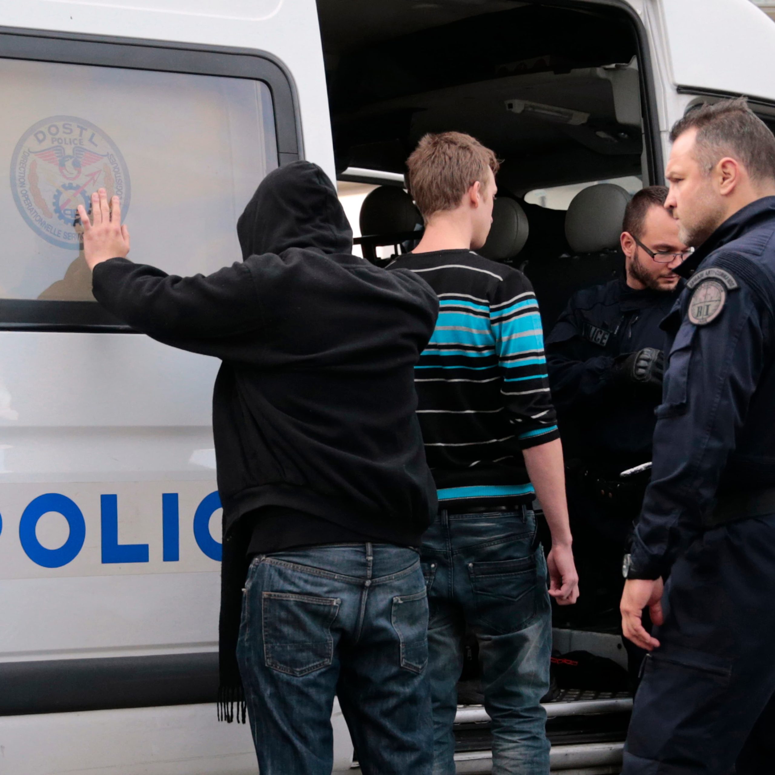 un fugitif polonais recherché a été arrêté en aveyron, mettant fin à sa cavale. découvrez les détails de cette arrestation et les circonstances de cette affaire.