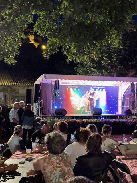 découvrez guîtres, un nouveau festival photo captivant mettant en lumière des œuvres artistiques exceptionnelles dans un cadre unique.