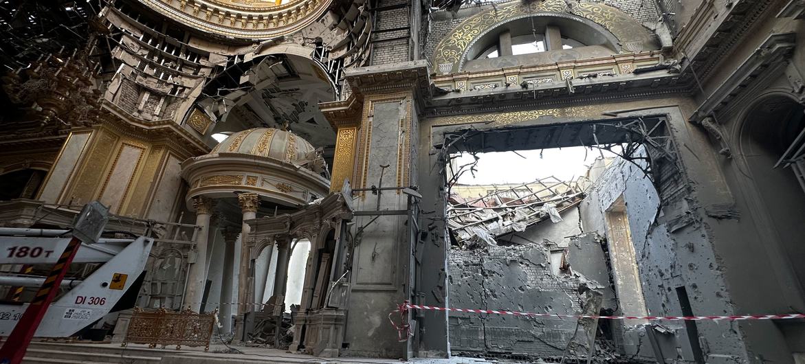découvrez l'histoire poignante d'une famille ukrainienne à odessa, entre les défis de la guerre et la force de l'espoir qui les unit.