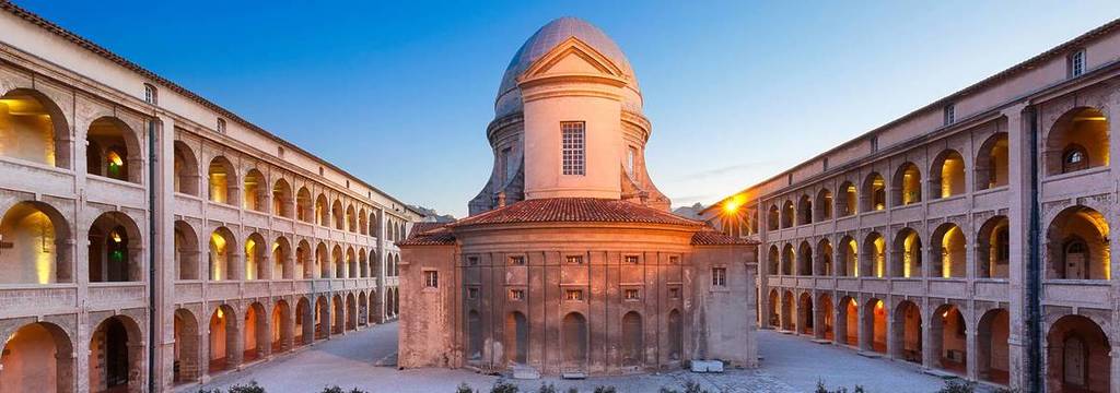 découvrez marseille sous un nouvel angle grâce à une collection exclusive de photos inédites révélant la beauté et l'authenticité de la cité phocéenne.