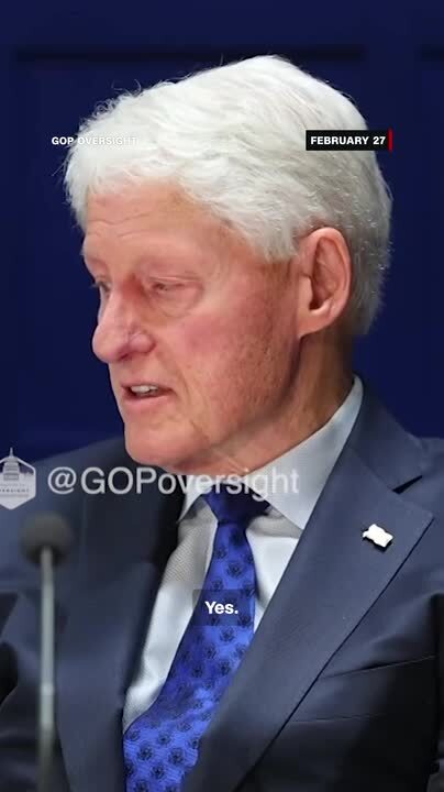 découvrez l'origine et les controverses entourant la photo de clinton dans le jacuzzi lié à epstein, ainsi que les faits vérifiés et les rumeurs.