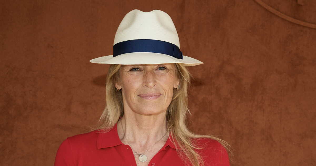 découvrez un hommage émouvant à une icône universelle, présenté par estelle lefébure et d'autres talents, célébrant son influence et son héritage intemporel.