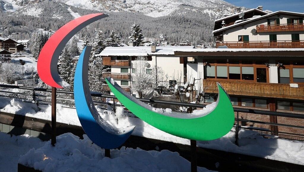 découvrez le nombre et les exploits des médailles françaises aux jeux paralympiques d'hiver 2026, célébrant la performance et la détermination des athlètes handisport.